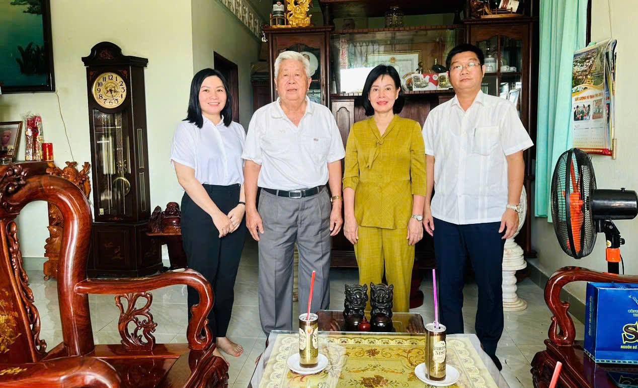 Anh-tin-bai
